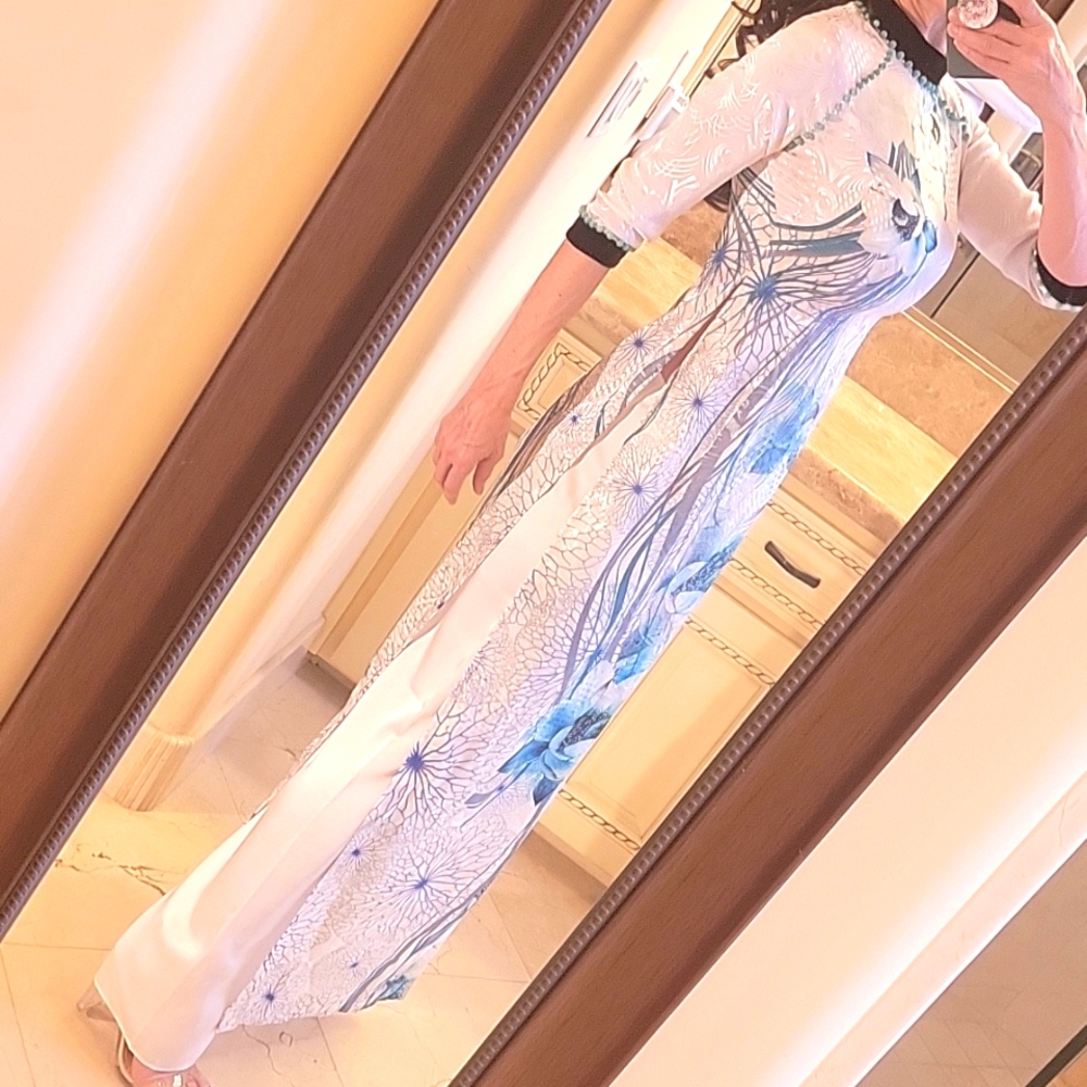 Gorgeous Vietnamese áo dài - Long Tunic Over Pants,  XS - Picture 16 of 16